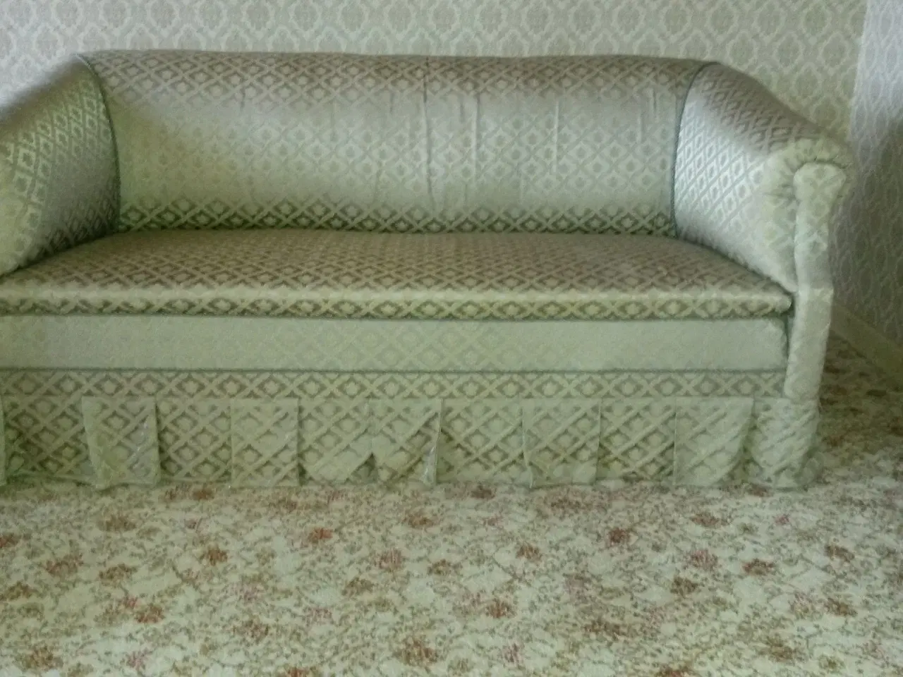 Billede 2 - En antik sofa og stol