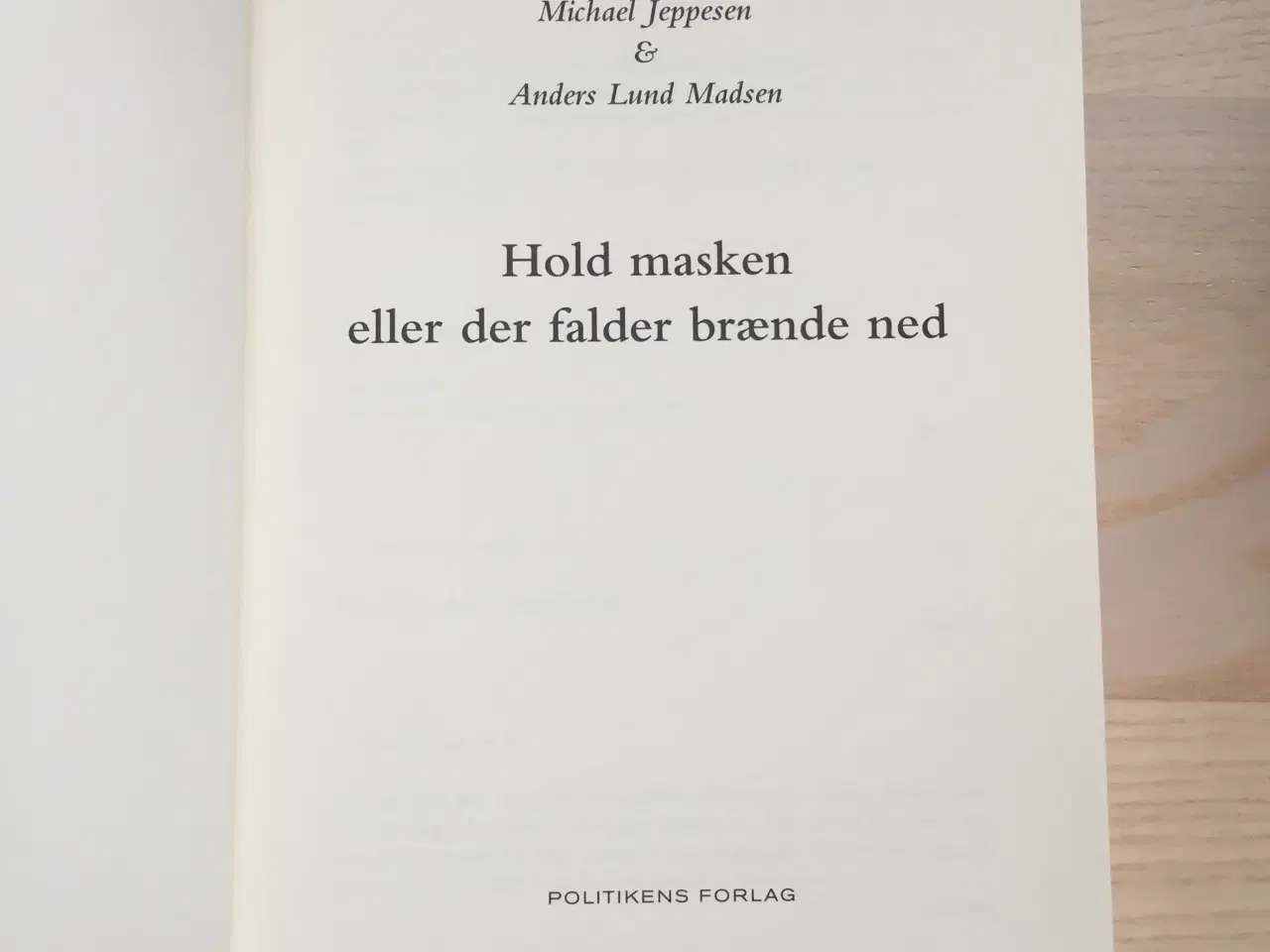 Billede 3 - Hold masken eller der falder brænde ned