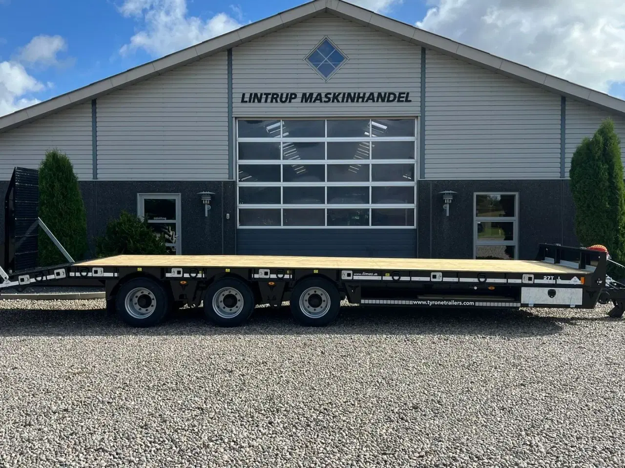 Billede 17 - Tyrone 27TLL LANG MODEL med forbredningsudstyr samt kombi bremser, både luft og hydrauliske bremser. Affjedret træk og affjedret aksler. Med hydrauliske ramper og værktøjskasse