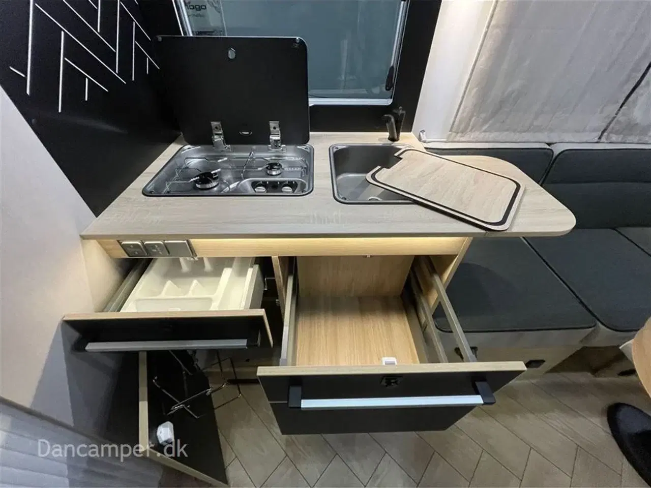 Billede 20 - 2026 - Chausson 650 Chausson 650 Titanium Line, Når stor rummelighed skal findes på den lille plads, 165HK med 8-trin aut.gear