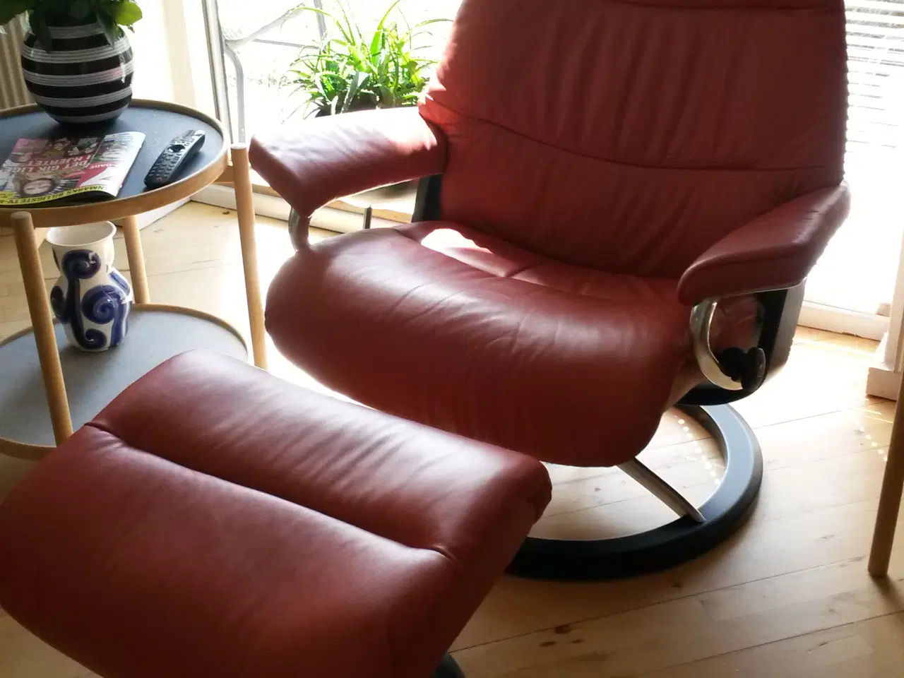Billede 5 - stressless wiev med skammel i henna farve