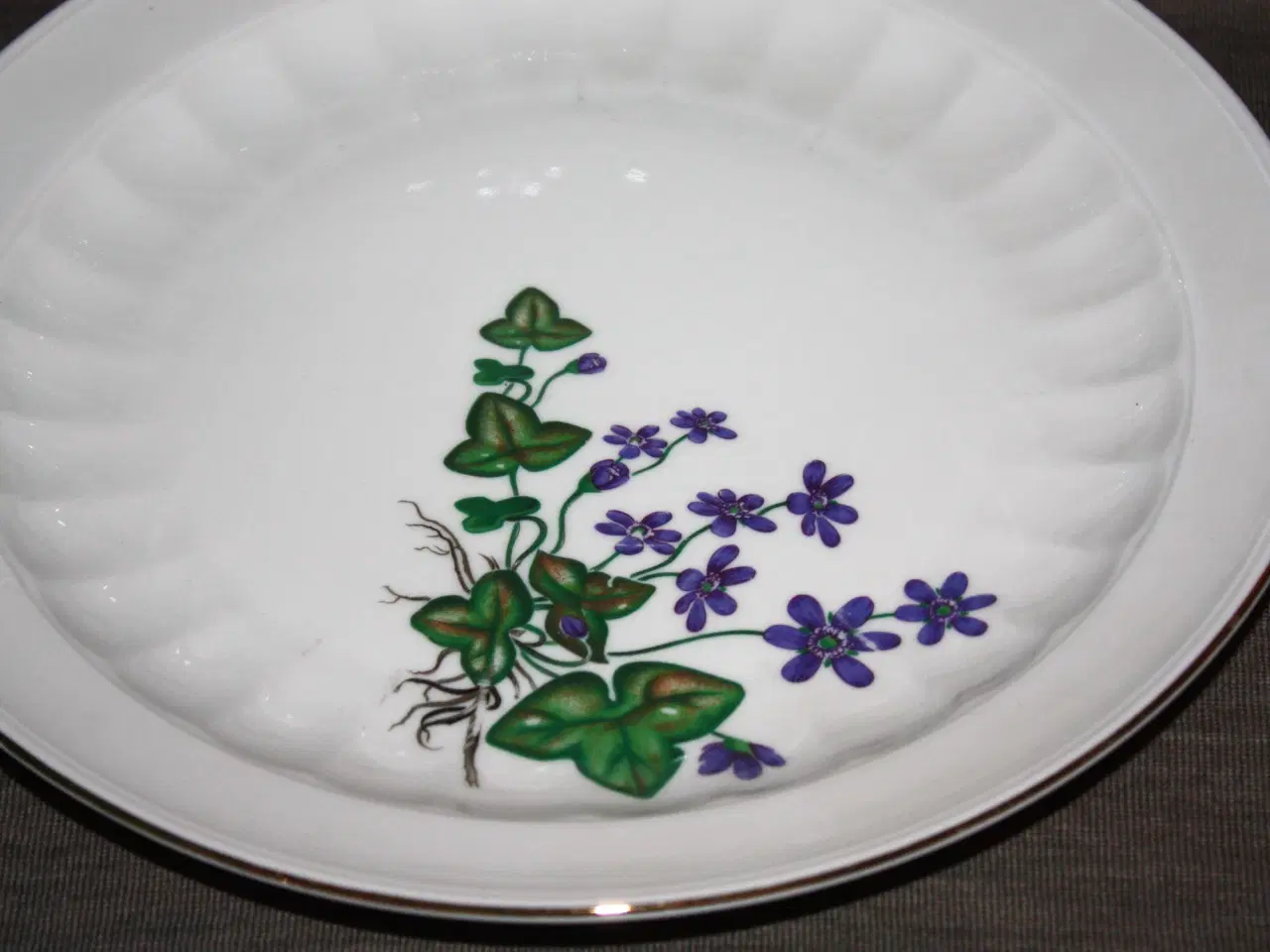 Billede 3 - Firkløveren Carl von Linné 2 tallerkener / fad