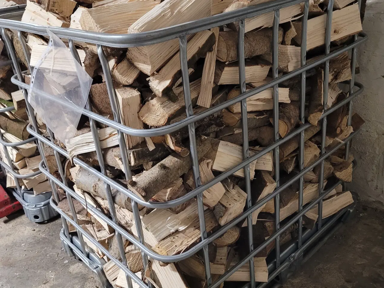 Billede 2 - Brænde klar til brug.