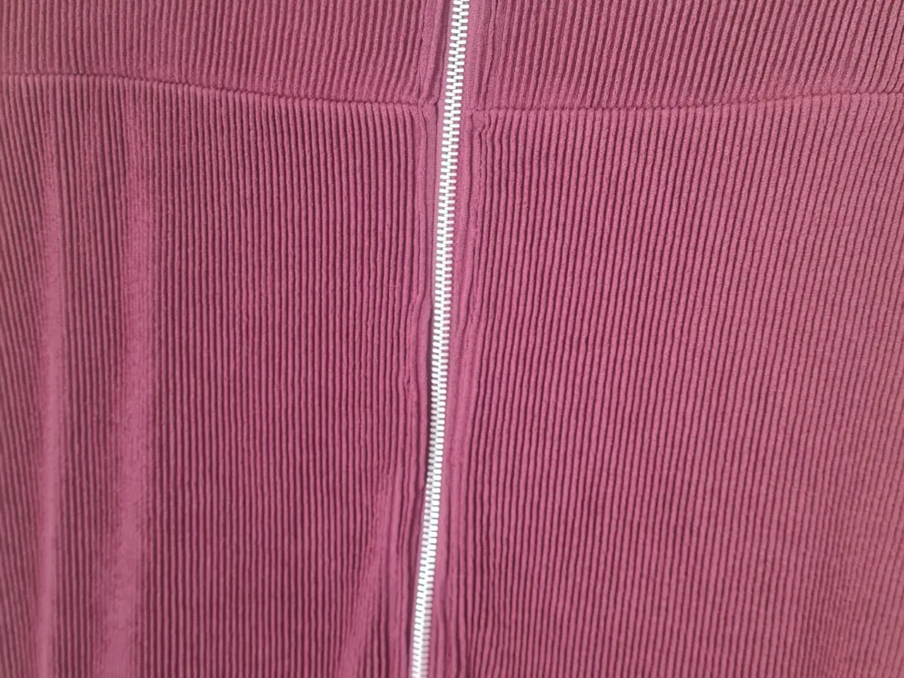 Billede 4 - Lang nederdel str 44 H&M 