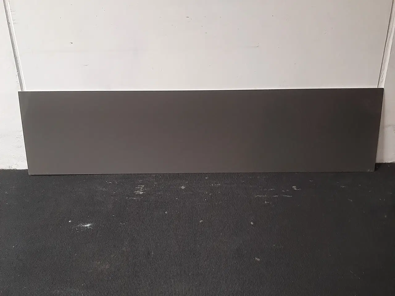 Billede 1 - Steni colour facadeplade, 595x2460mm, mat, sn 8008, mørk grå