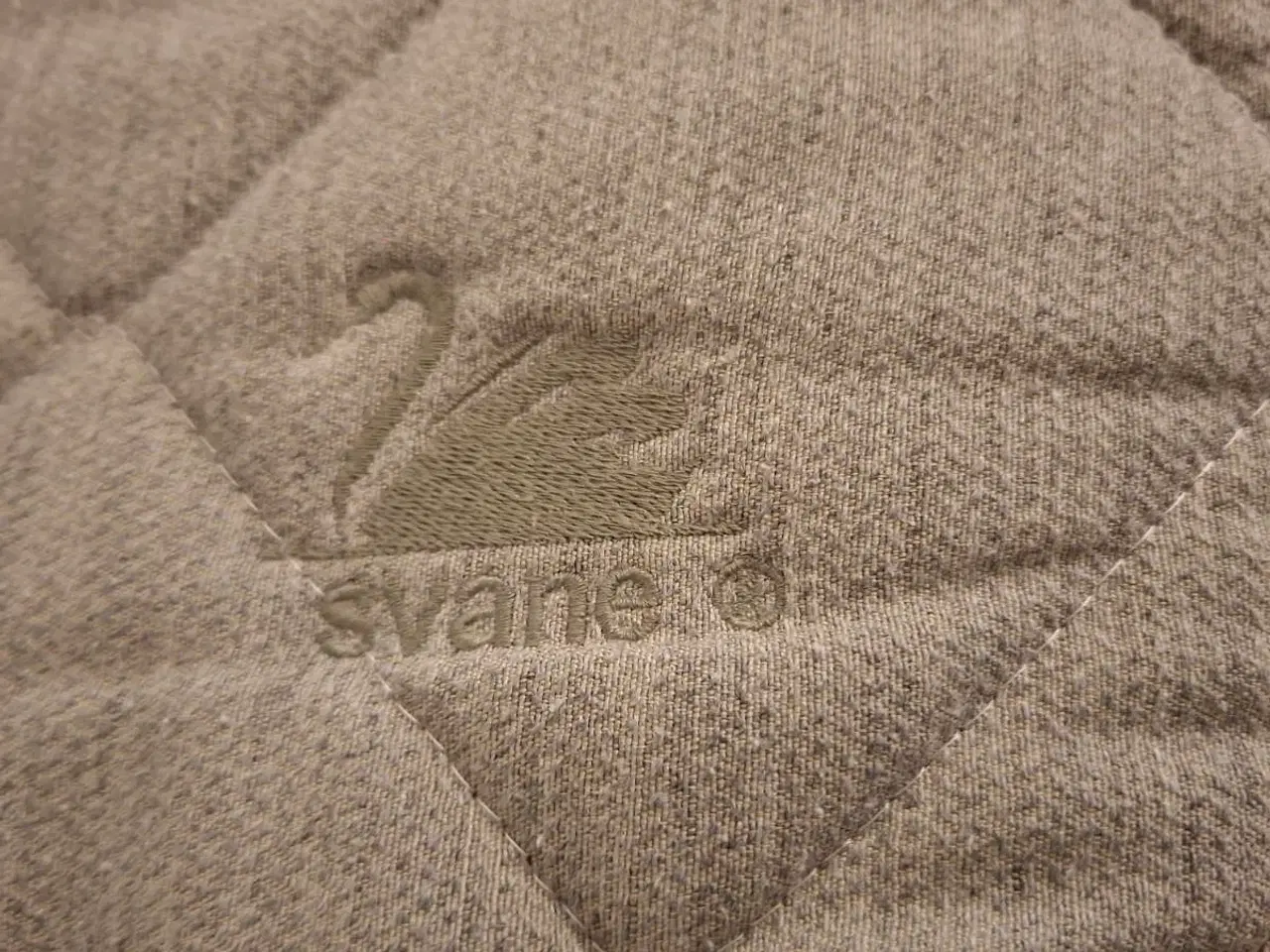 Billede 2 - Seng med topmadras 200x90 cm