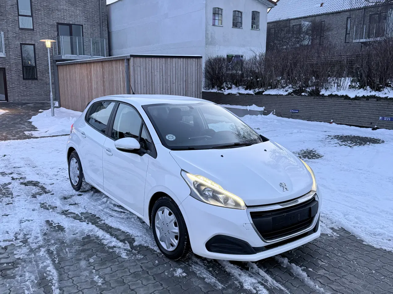 Billede 2 - Peugeot 208 1.6 BlueHdi Nysynet 120 kr vægtafgift