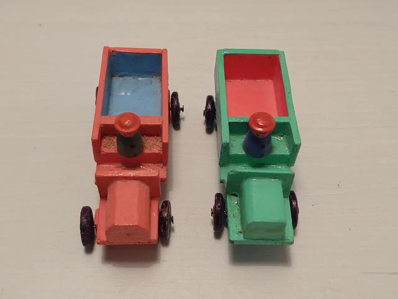 Billede 5 - Erzgebirge: 2 miniature lastbiler med chauffør.