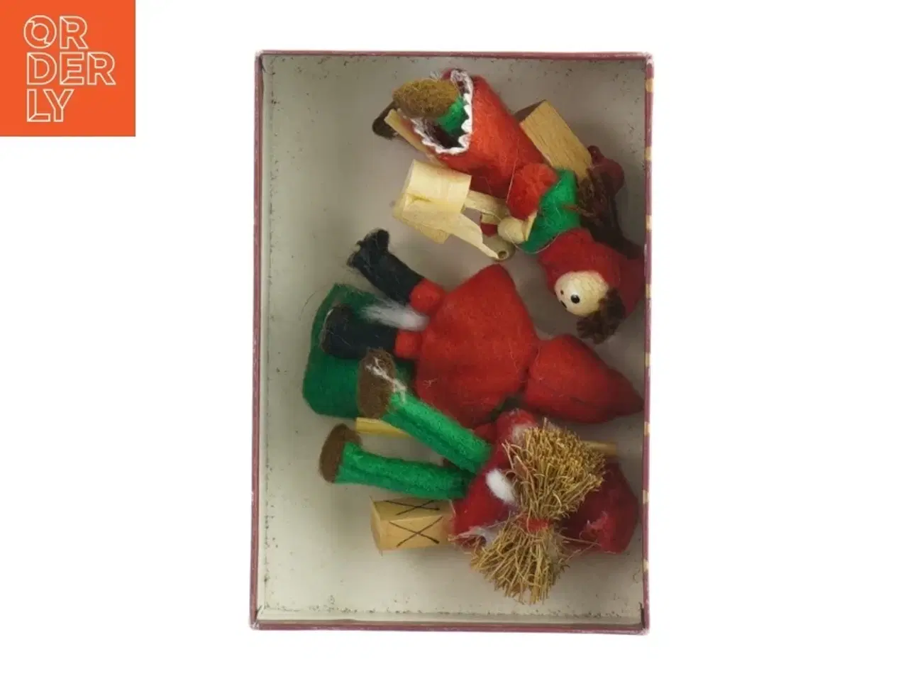 Billede 3 - Julepynt figurer i træ og filt (str. 6,5 x 4)