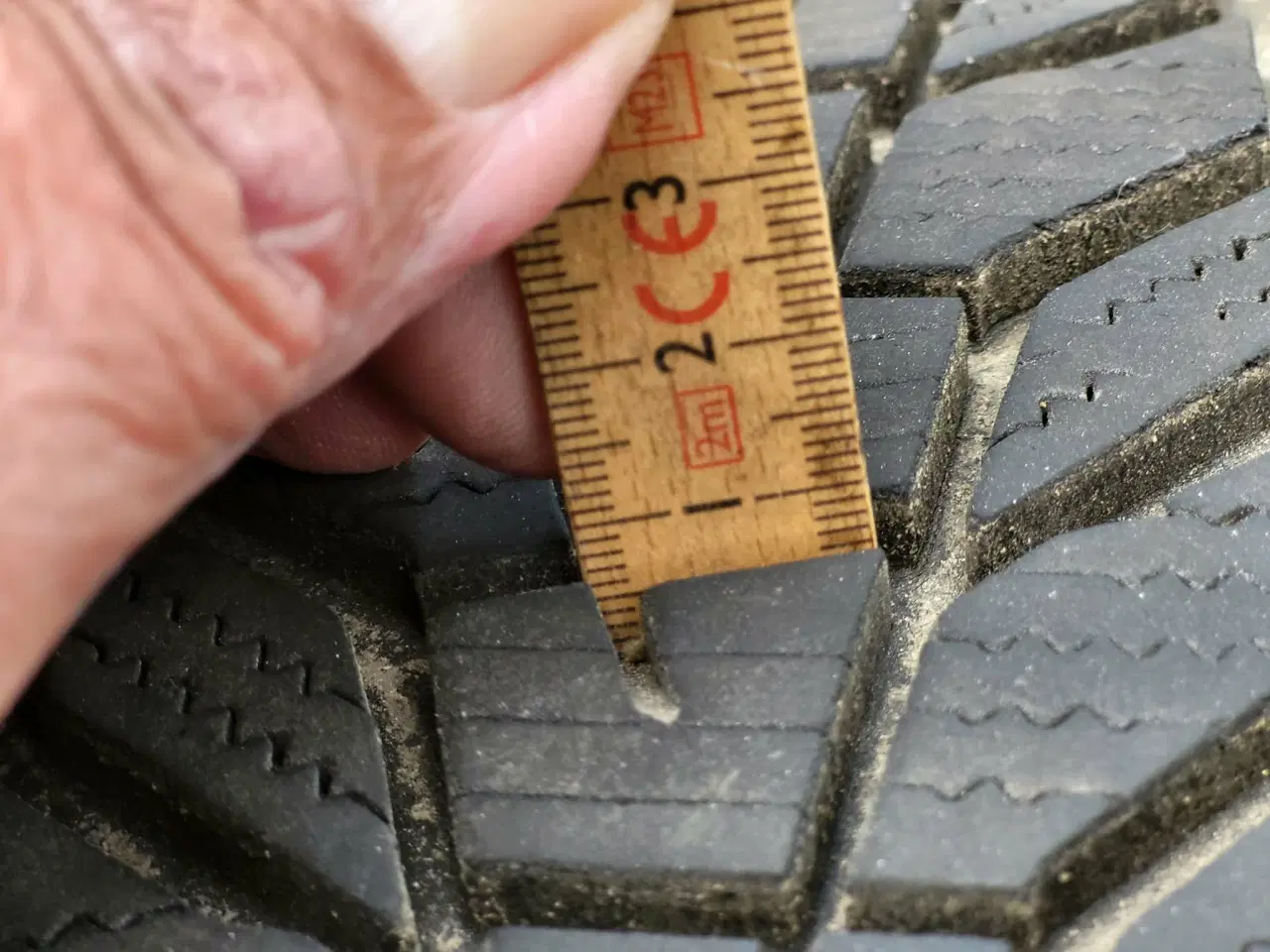 Billede 1 - Fælge med vinterdæk fra Hankook 235/60 R18