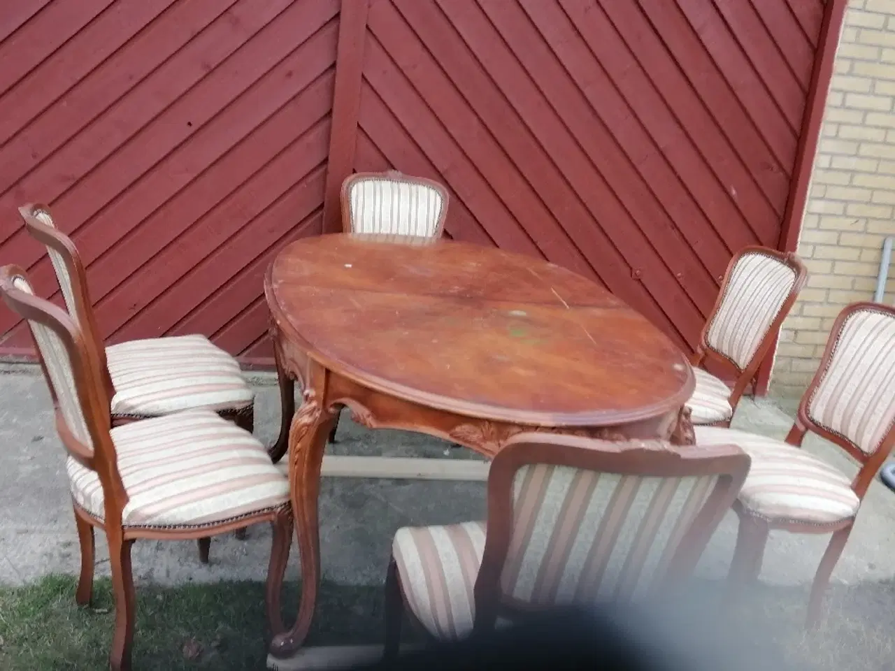 Billede 2 - Antik Spisebord med stole