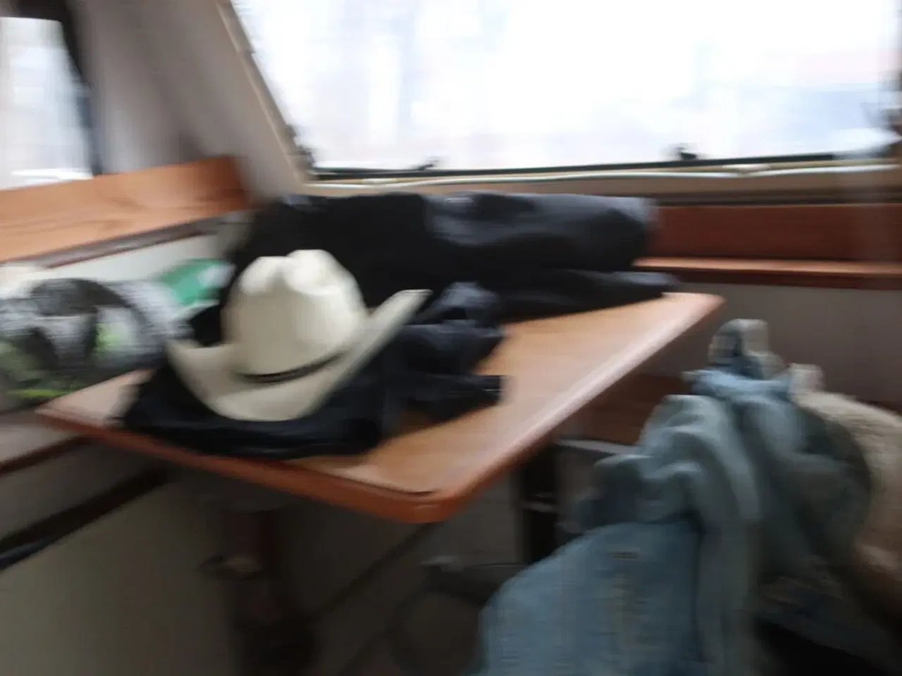 Billede 15 - Campingvogn HOBBY 460 med indhold