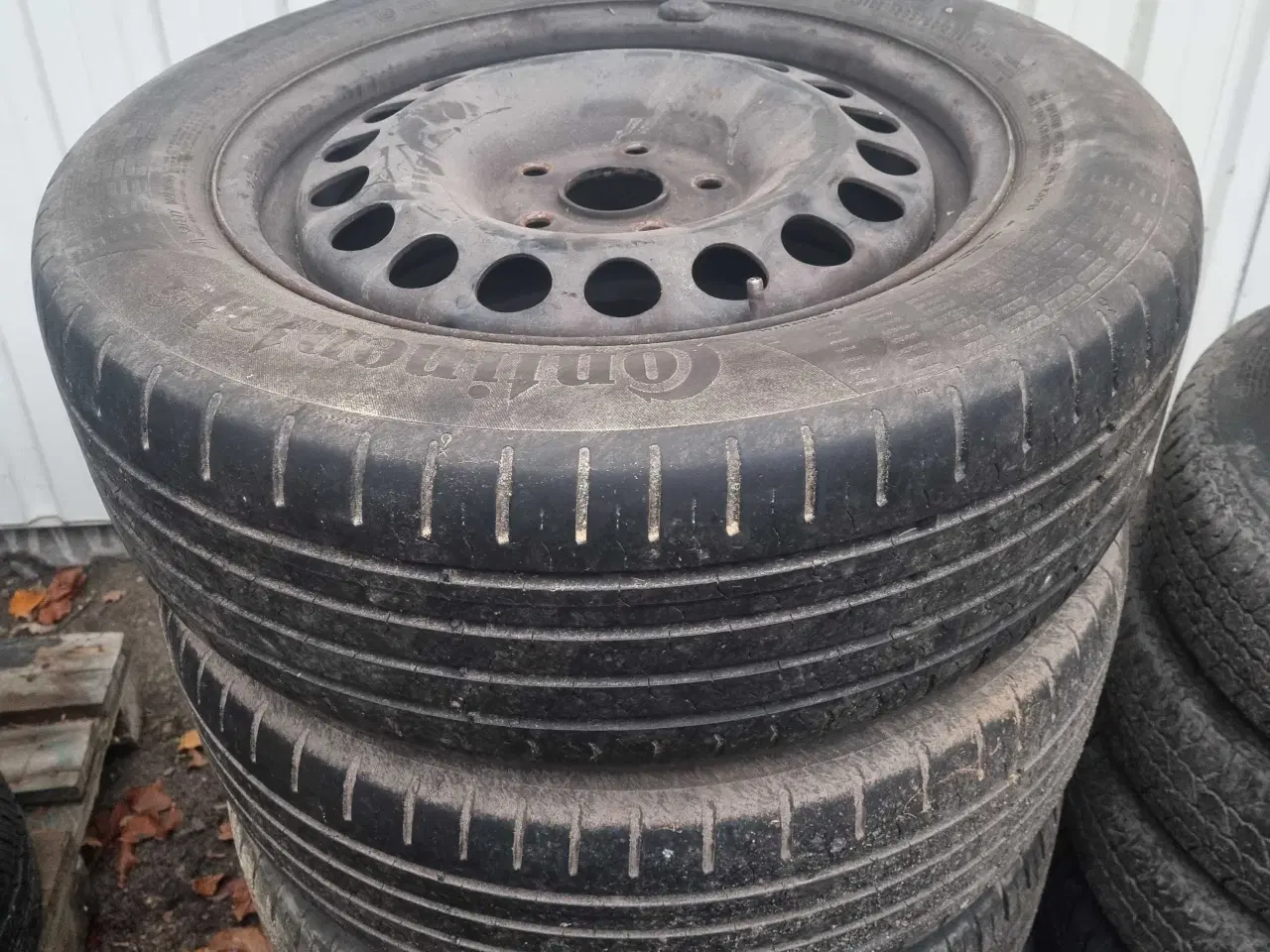 Billede 1 - Orginal fælge med kapsler