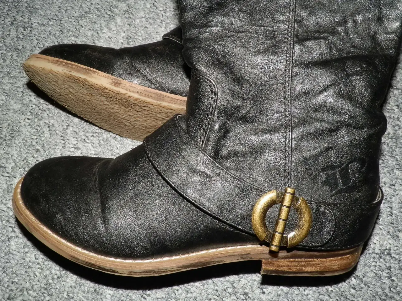 Billede 5 - Brune støvler med lynlås og rågummisål