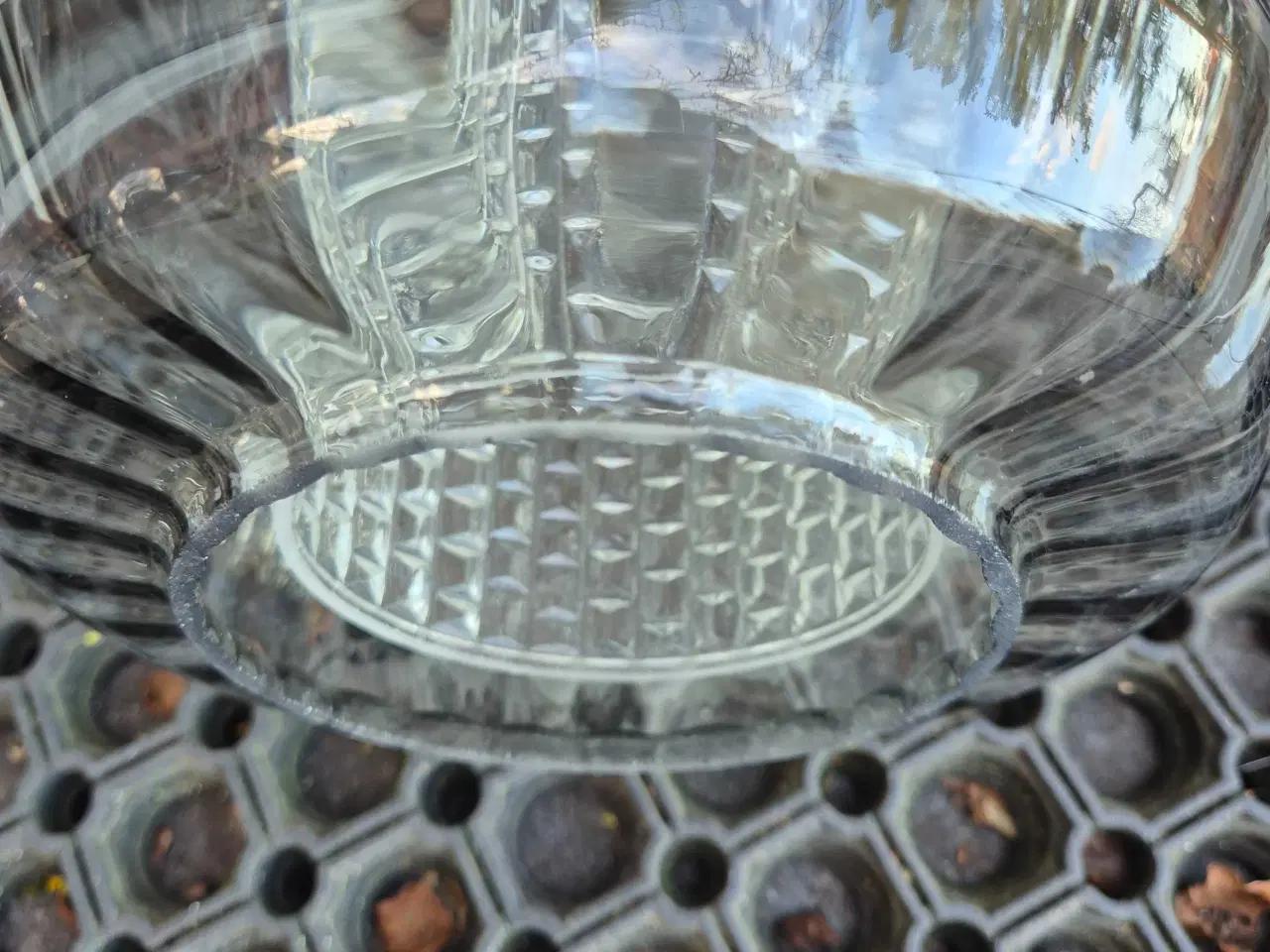 Billede 19 - Smuk svensk retrolampe i røgfarvet glas 