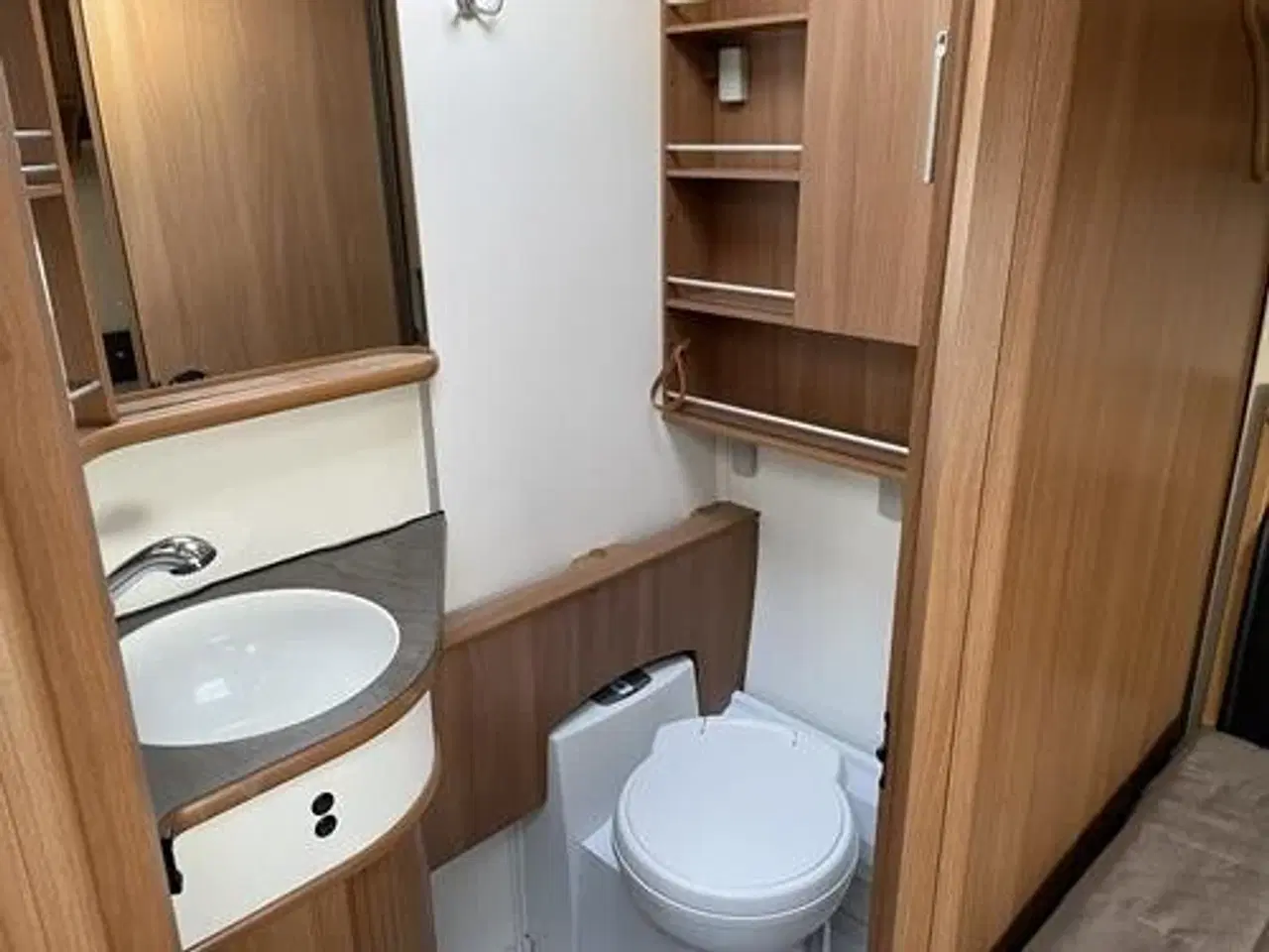 Billede 9 - Kabe ROYAL 720 GXL/KS