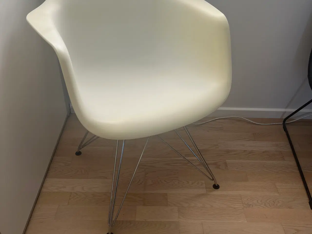 Billede 3 - Eames armchair m læder hynde