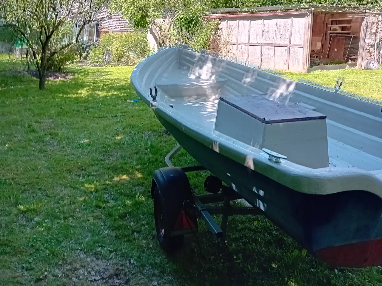Billede 1 - 14 fods jolle med indregistret bremderup trailer 