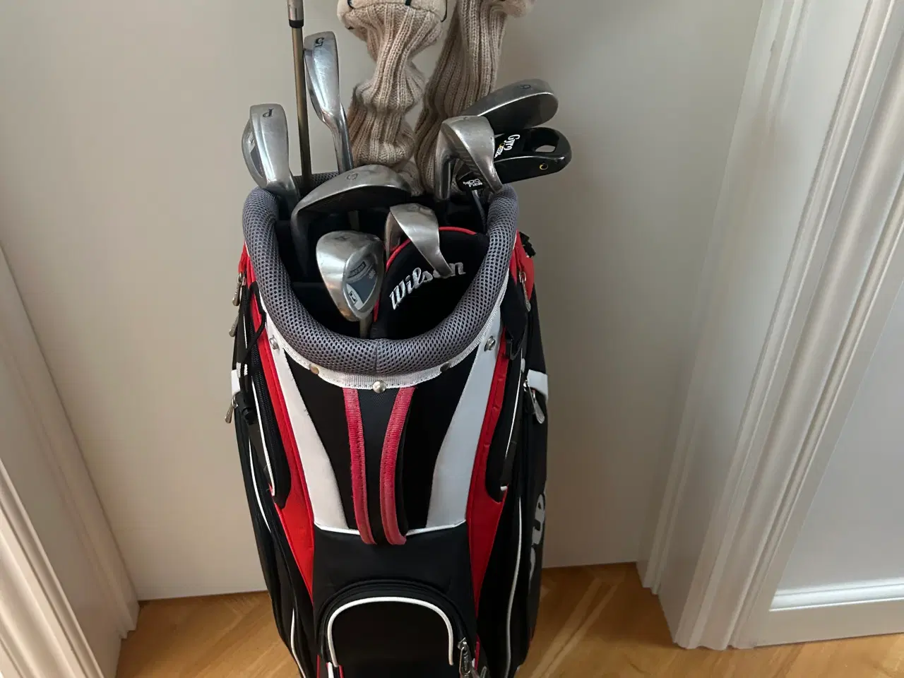 Billede 1 - Golfkøller med bag