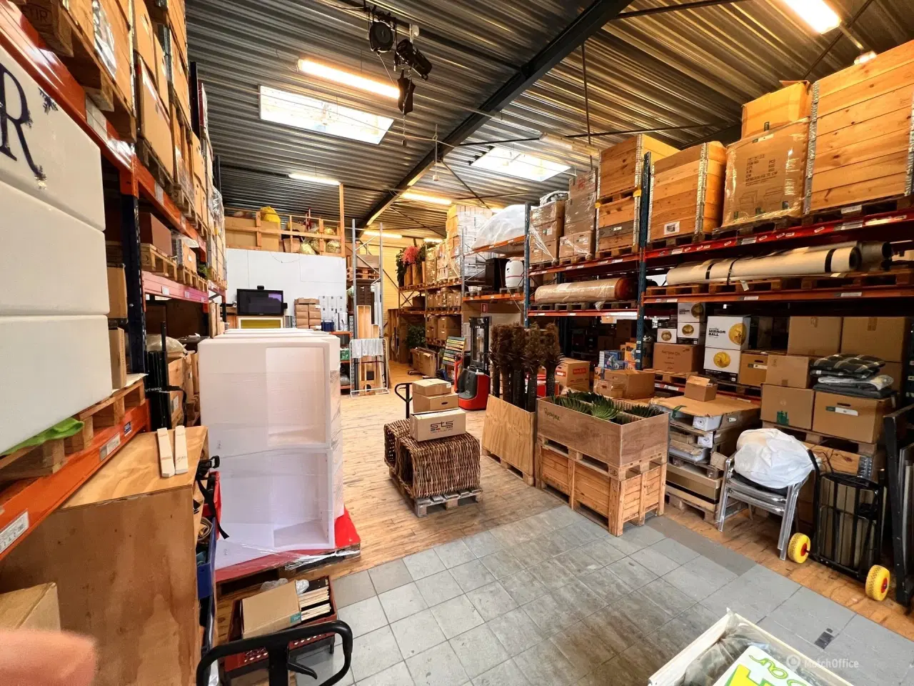 Billede 13 - Lager med kontor