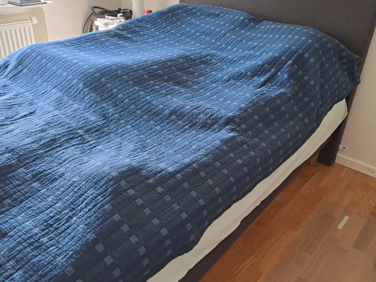 Billede 1 - NY ELEVATIONSSENG 140X200 KØBT 2026 2 ÅRS GARANTI 