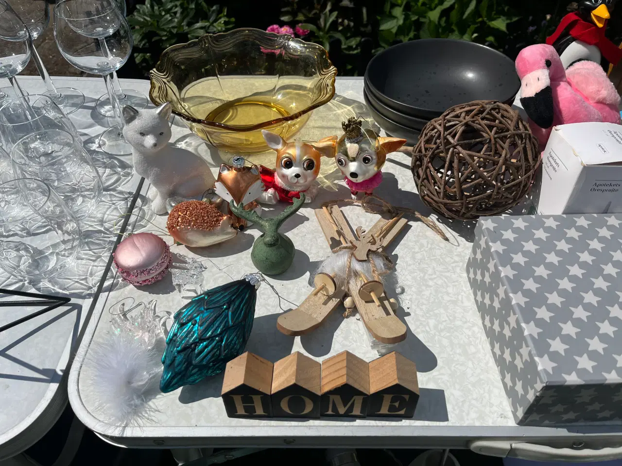 Billede 2 - Et lille loppemarked sælges