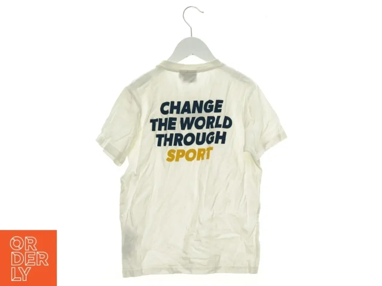 Billede 2 - T-Shirt fra Hummel (str. 140 cm)