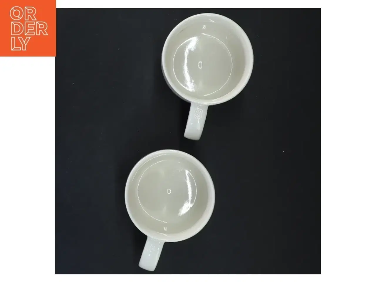 Billede 3 - Starbucks krus, 2 stk (str. 8x13 cm)