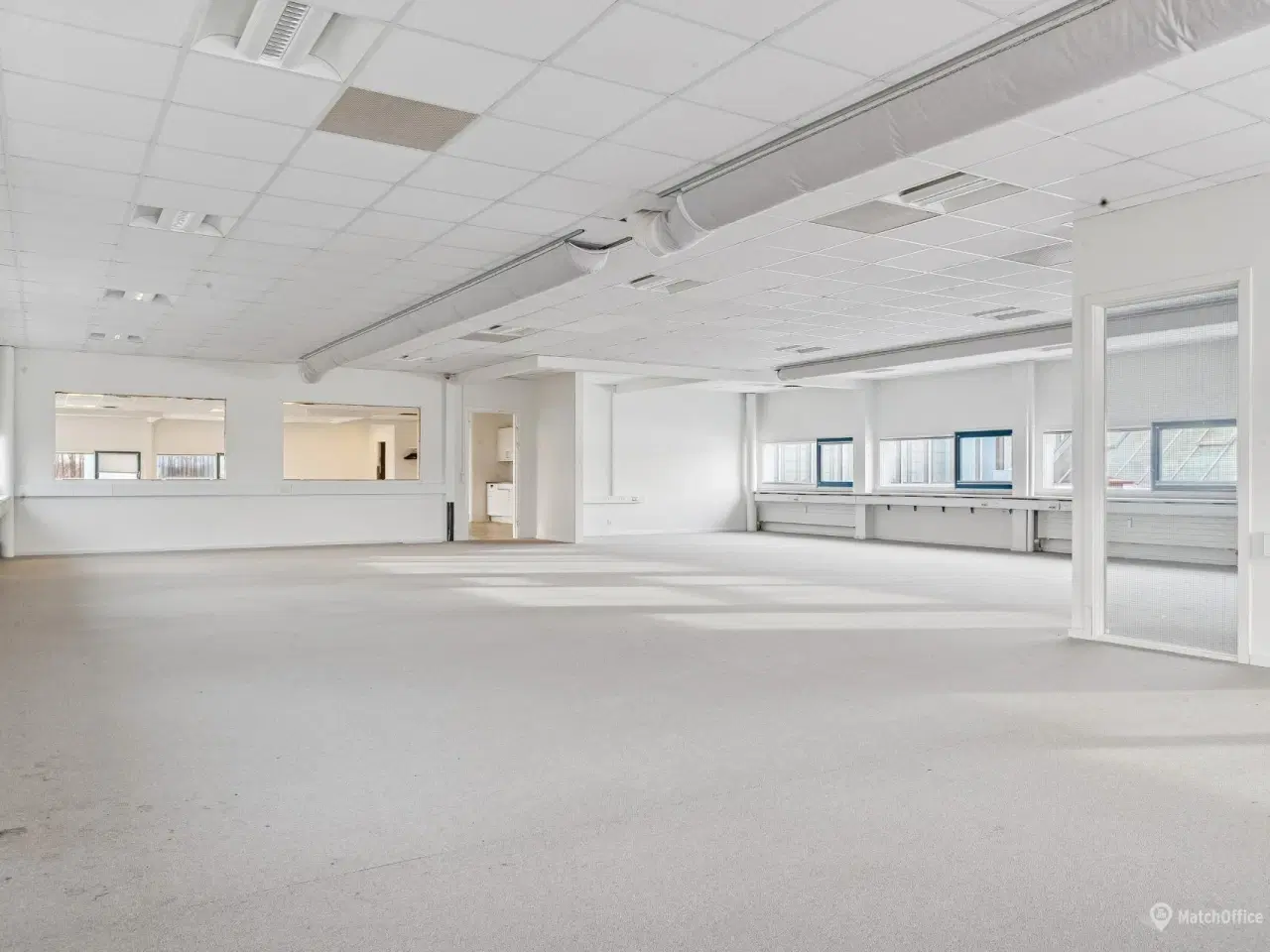 Billede 5 - 1.221m² lager og kontor/showroom til en lav leje. tæt på motorvej og togstation