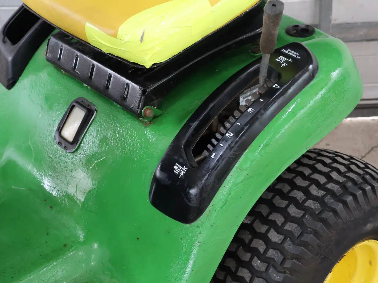 Billede 7 -  John Deere LA115 havetraktor 19,5hk