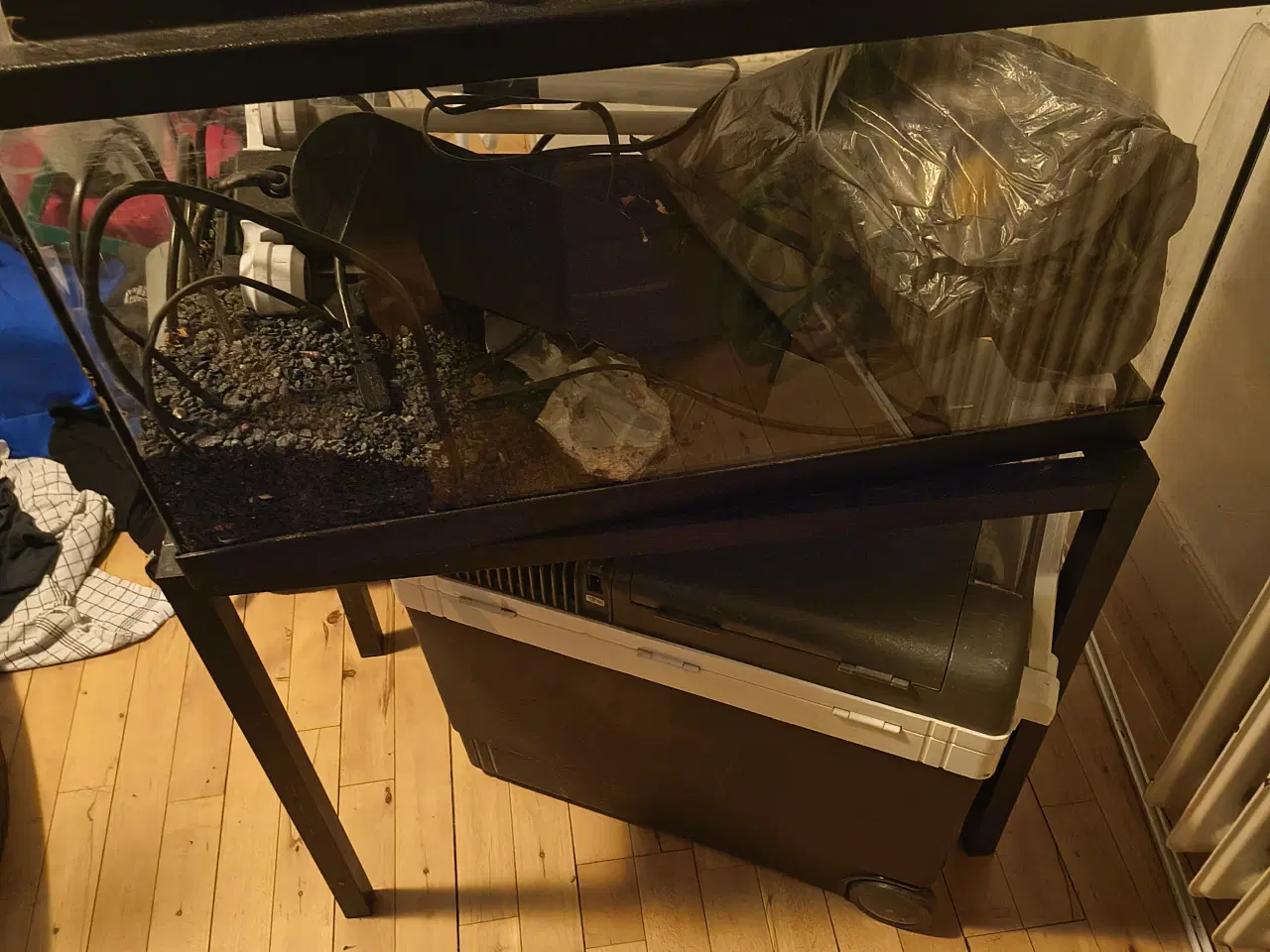 Billede 2 - akvariet med stativ