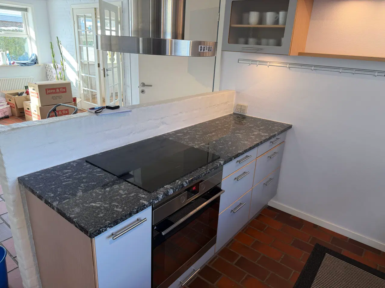 Billede 10 - Invita køkken i gråt laminat