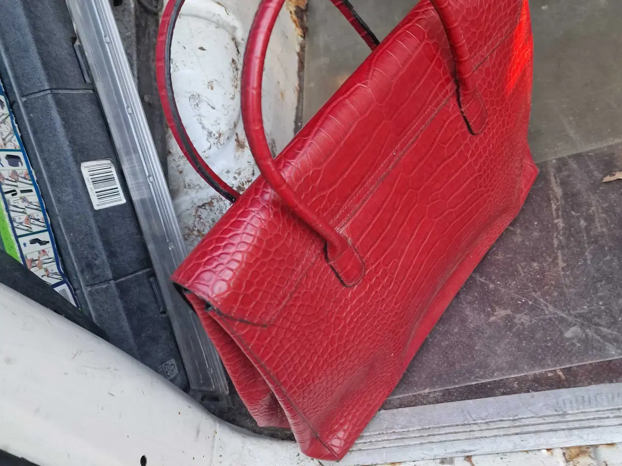 Billede 2 - Håndtaske i rødt læder 