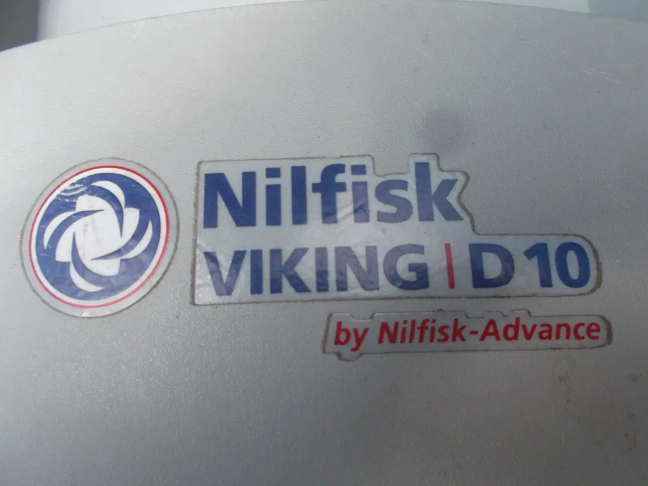 Billede 4 - NILFISK VIKING D10 - GD 110 støvbeholder med hjul 