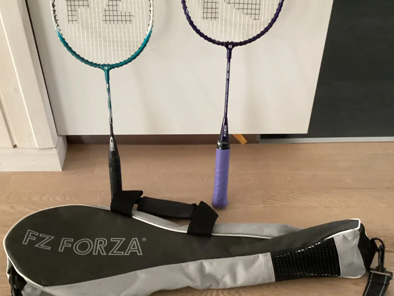 Billede 1 - 1 FORZA børne-  & 1 FORZA junior badmintonketcher