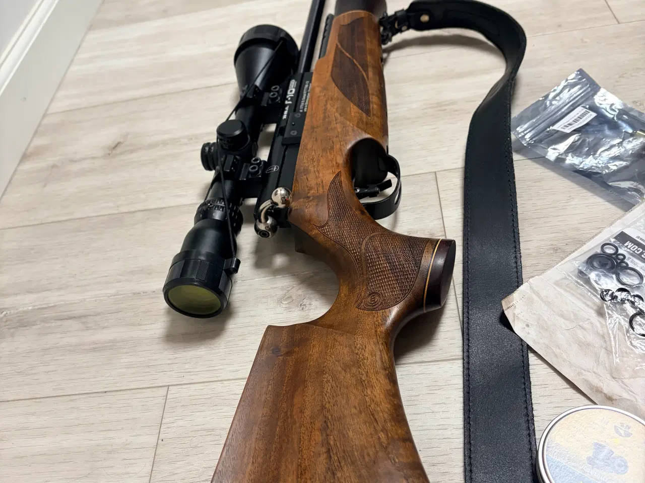 Billede 1 - BSA R10 MK2  PCP luftgevær .177  valnød/palisander