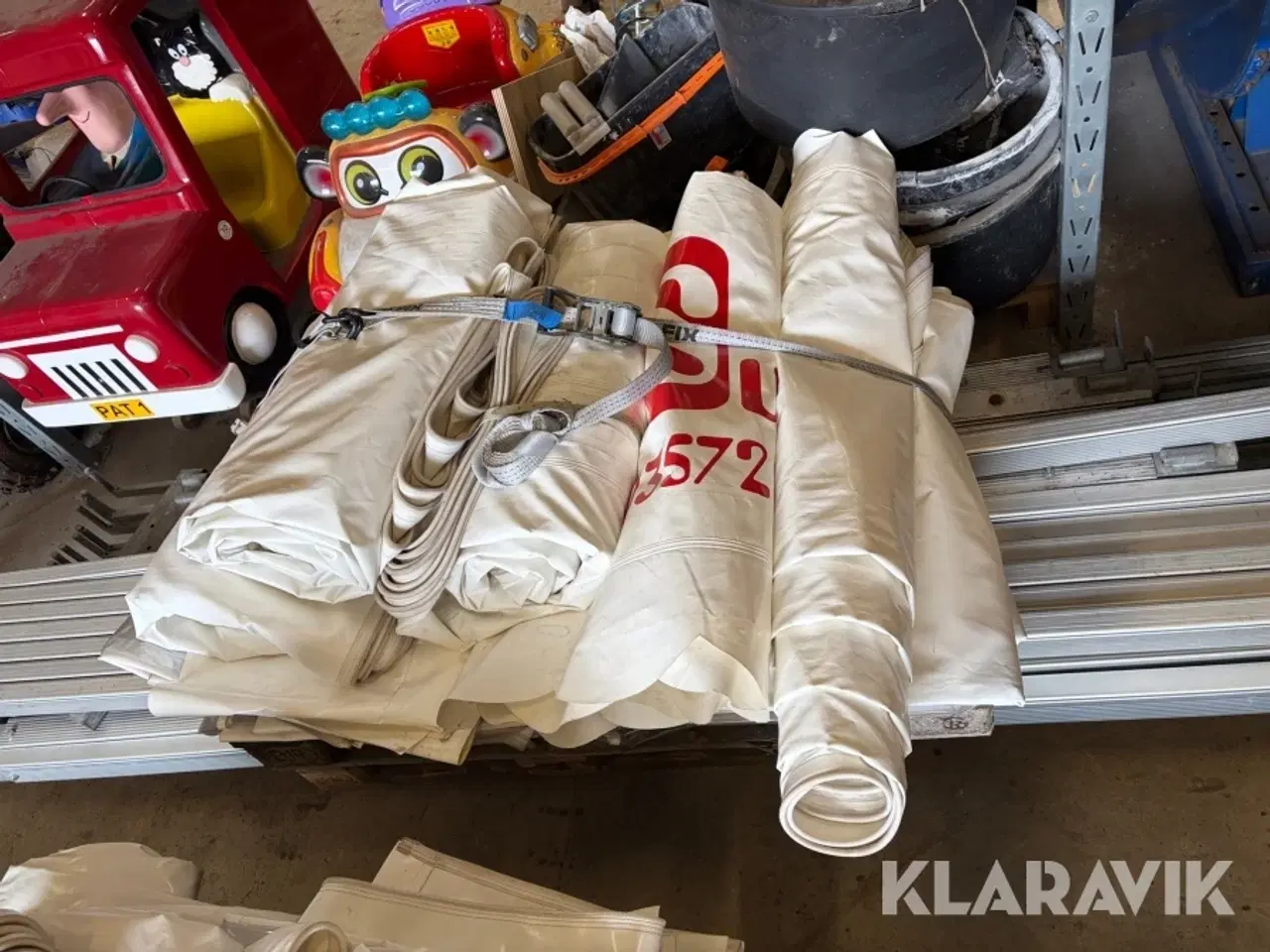 Billede 3 - Telt med teltdug 9x9 meter