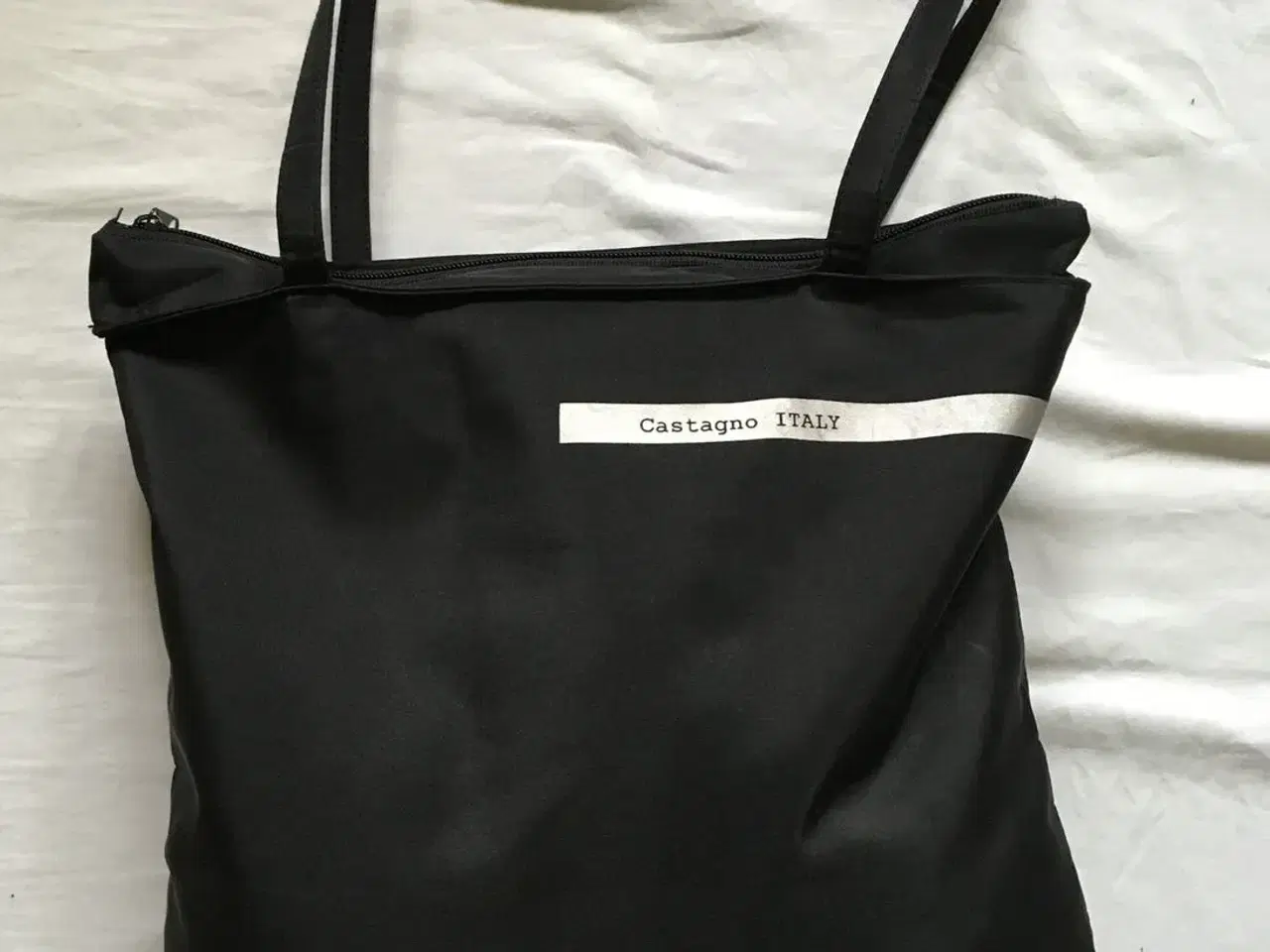 Billede 3 - Sort taske til salg