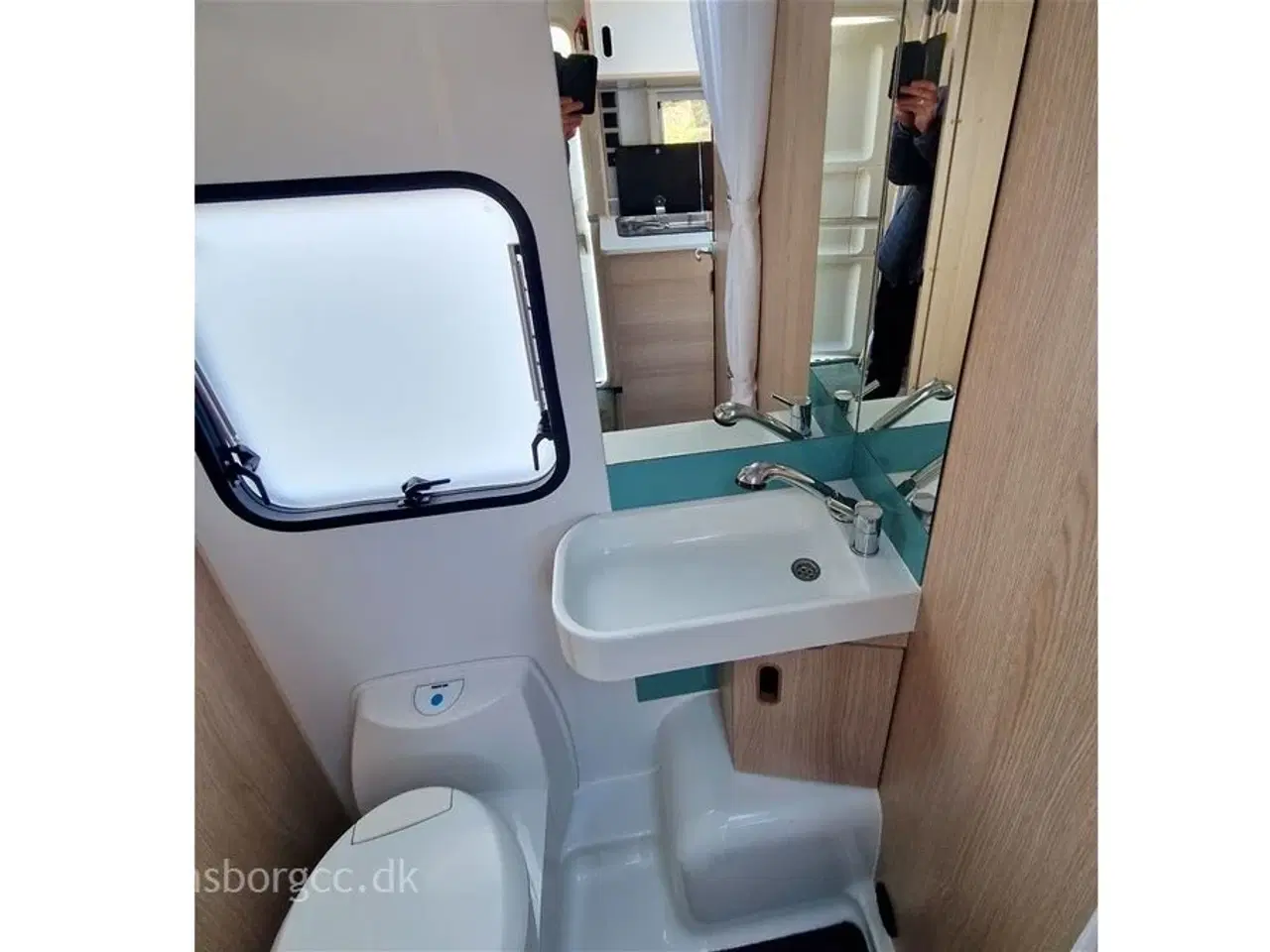 Billede 4 - 2020 - Adria Aviva 360 DK   KØJEVOGN MED LAV VÆGT OG MEGET UDSTYR.