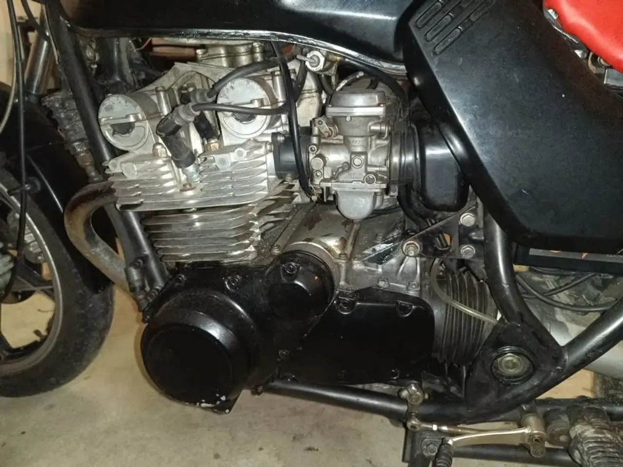 Billede 9 - 2 stk. Suzuki Katana GS650G, 1 kørende & 1 projekt