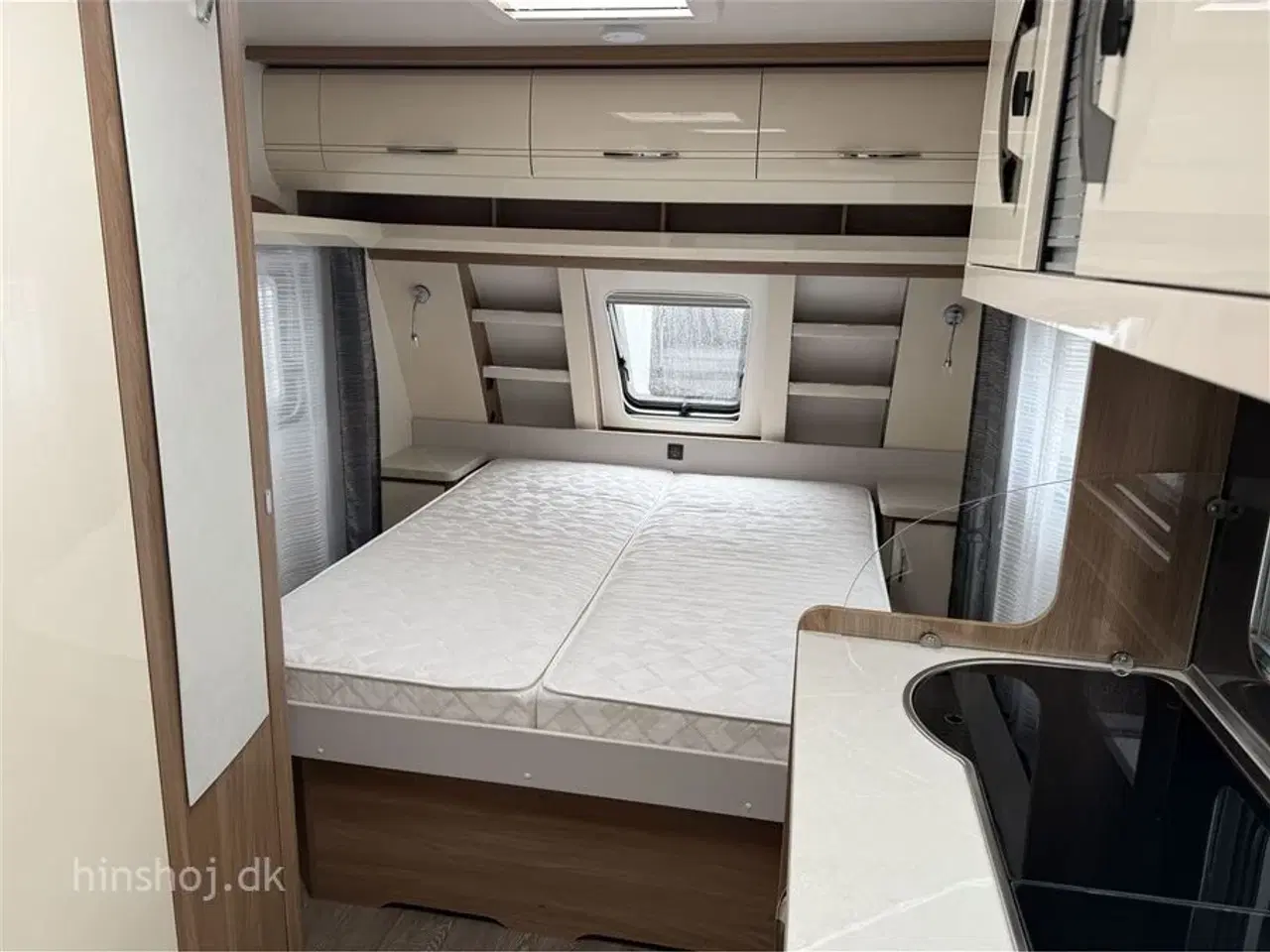 Billede 5 - 2022 - Hobby Excellent 540 UFF   Dejlig vogn med rundsidegruppe og fritstående dobbeltseng fra Hinshøj Caravan