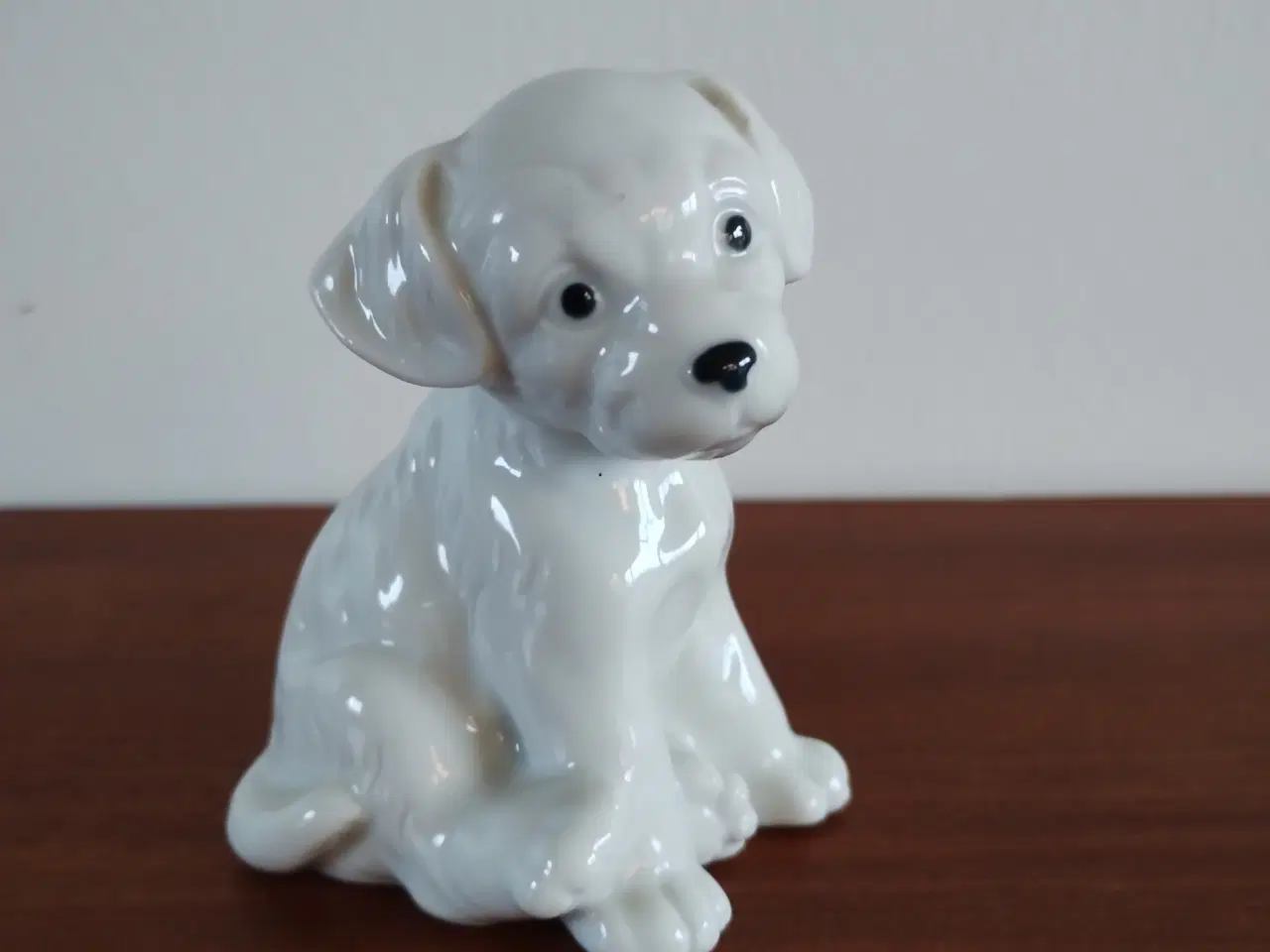 Billede 1 - Flot lille porcelænshund