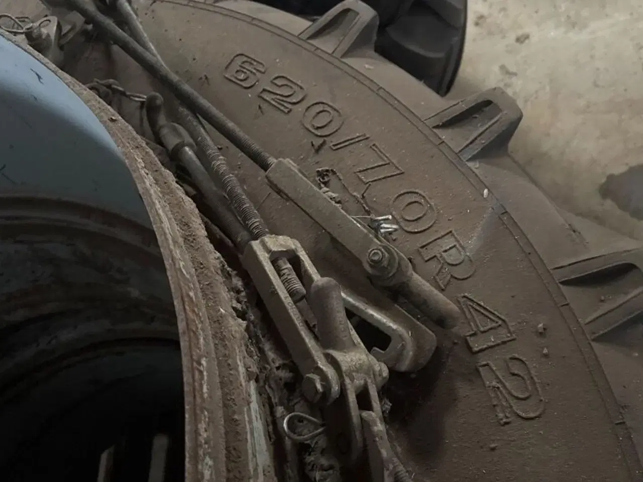 Billede 3 - 2 sæt. Tvillinghjul med spænder 620/70 R42 og 540/65 R30