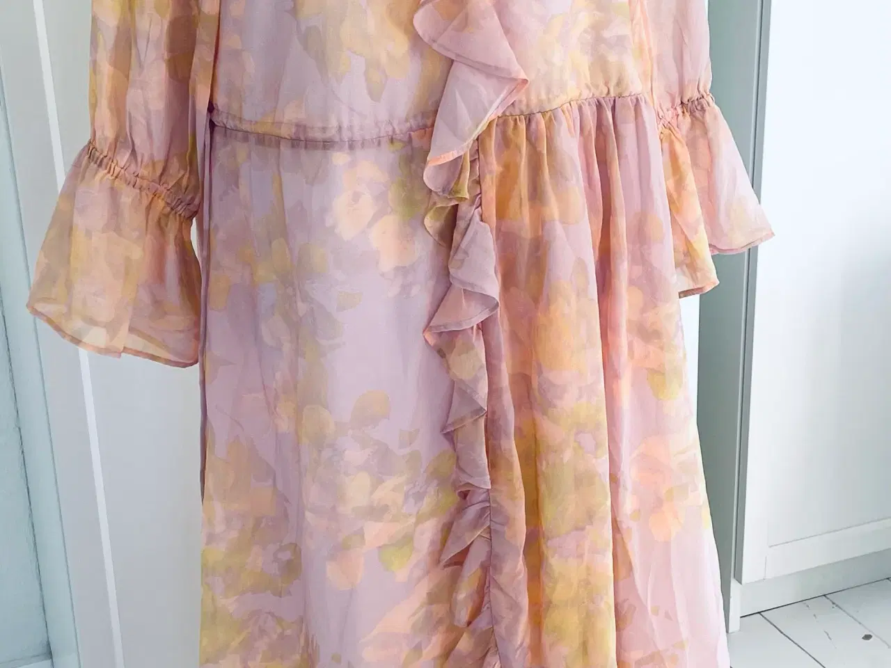 Billede 2 - Smuk kjole i god stand 