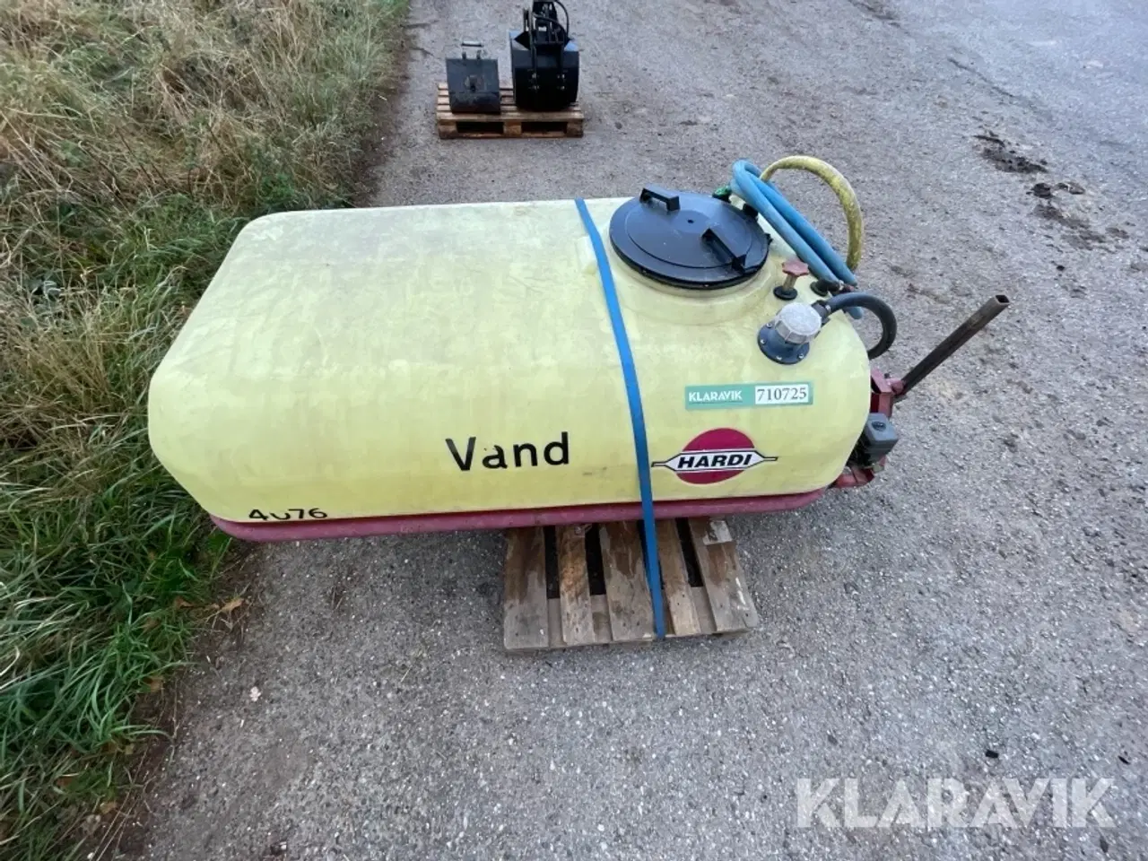 Billede 7 - Vandtank med pumpe HARDI