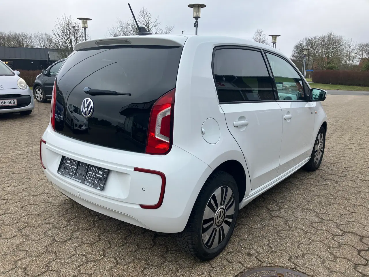 Billede 3 - VW E-UP  km 34000