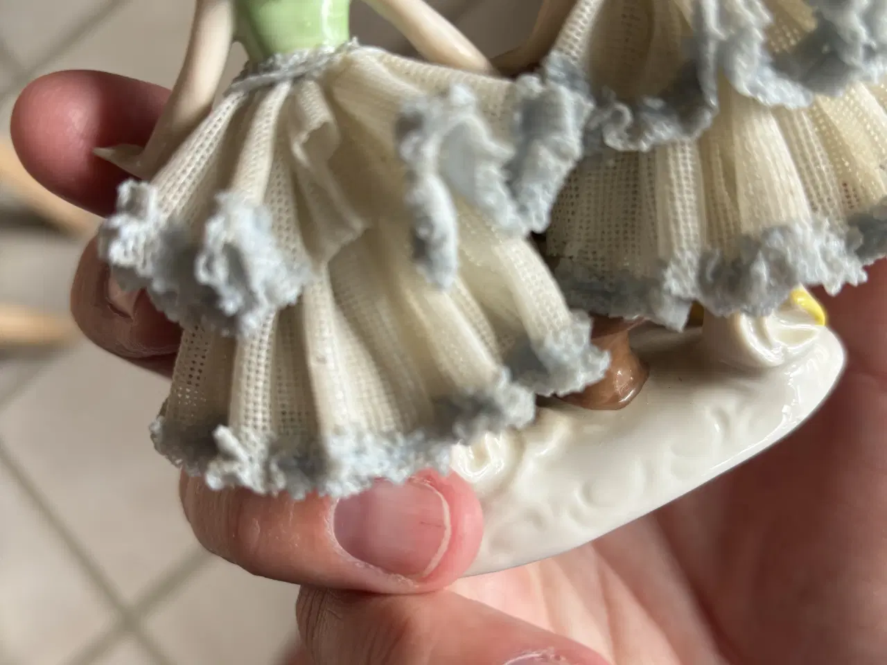 Billede 3 - 2 piger måler 9