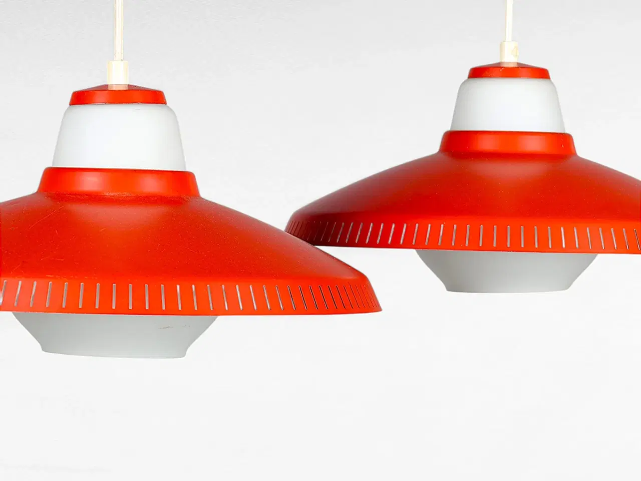 Billede 3 - Et Par Pendler af Bent Karlby for Lyfa (2)