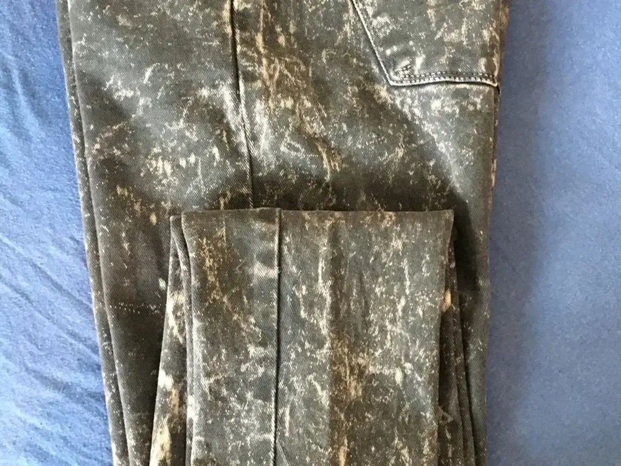 Billede 4 - Washed grå sort bukser til salg