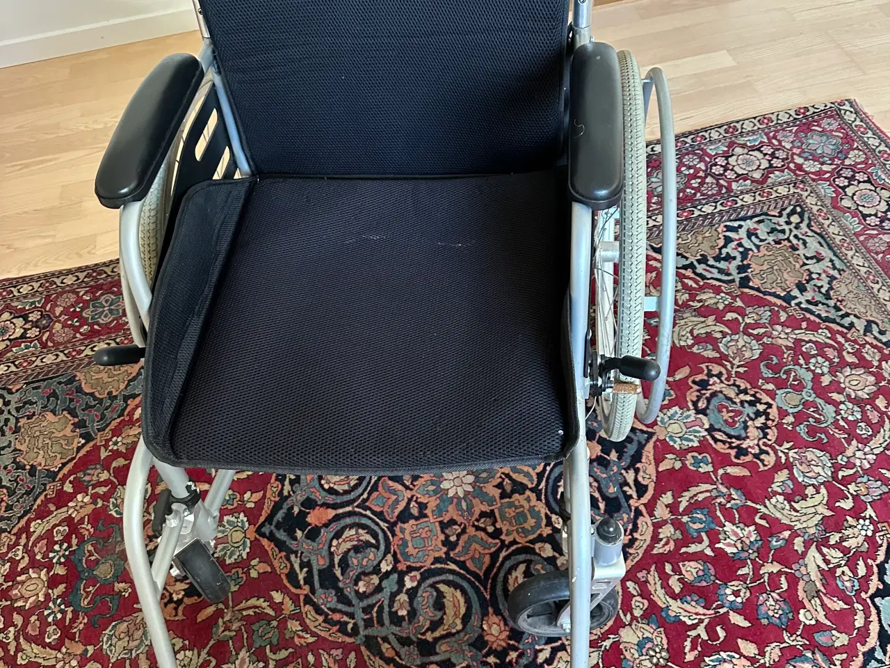 Billede 2 - Actiumplus kørestol, næsten ikke brugt